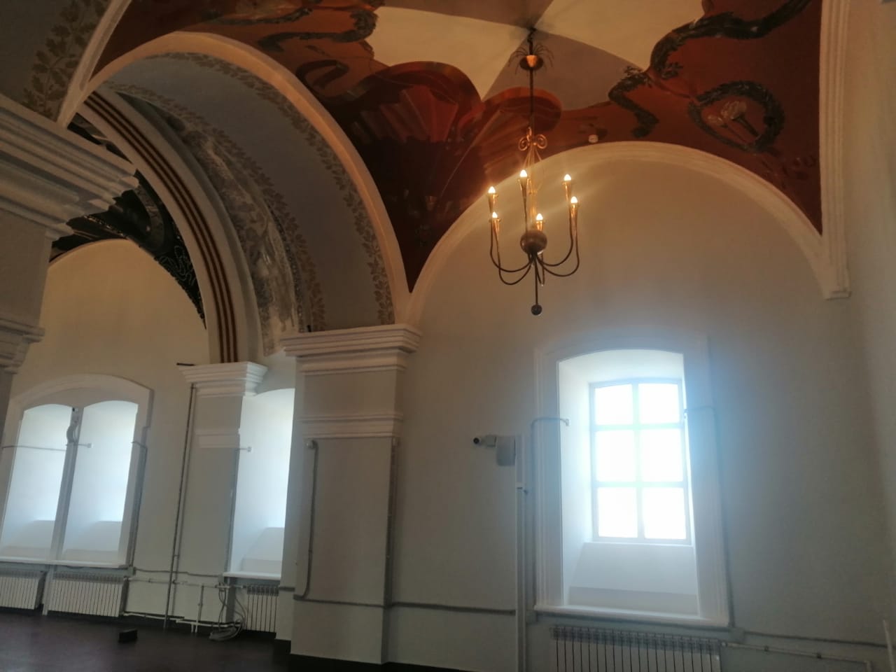 В историческом здании Богоявленского собора обновлено внутреннее освещение и силовое оборудование
